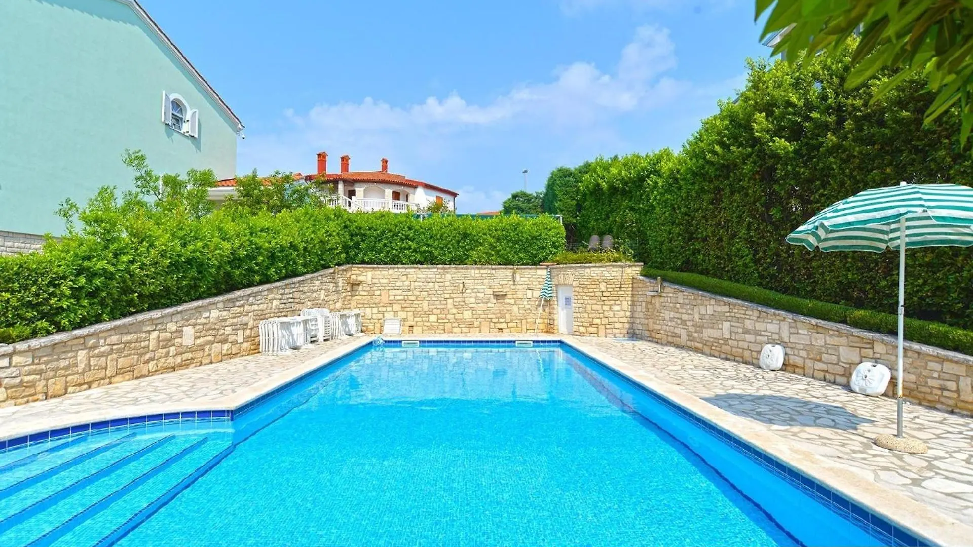 Apartment Ferienwohnung Fuer 8 Personen Ca 115 Qm In Pula, Istrien Istrische Riviera