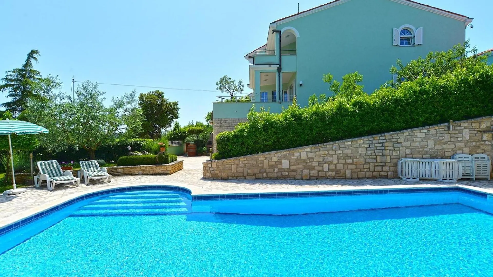 Apartment Ferienwohnung Fuer 8 Personen Ca 115 Qm In Pula, Istrien Istrische Riviera