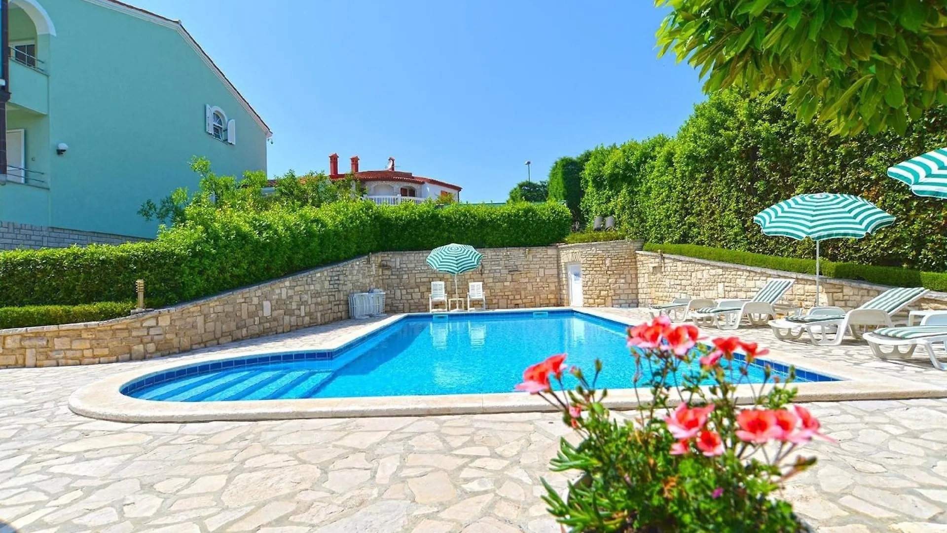 Apartment Ferienwohnung Fuer 8 Personen Ca 115 Qm In Pula, Istrien Istrische Riviera